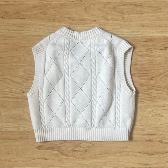 |Sunday Best| by Aritzia Woman’s Sweater Vest Woman’s Size Medium - Picture 3 of 7